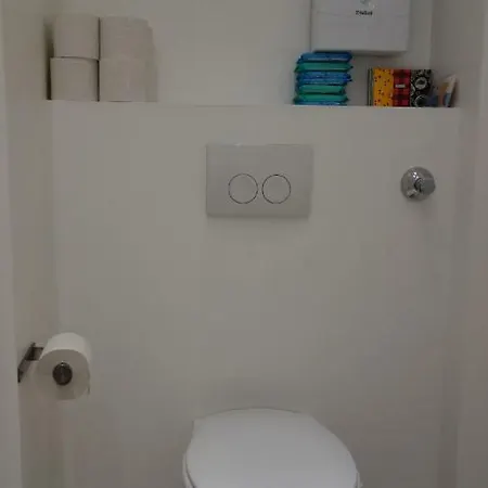 Altbauwohung In Dusseldorf-flingern Apartment